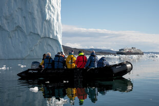 Zodiac-cruise-MS-Fridtjof-Nansen-in-Oqaatsut-greenland-arctic-polar-expedition-ship-HX-Expeditions-Kim-Rormark-2.jpg
