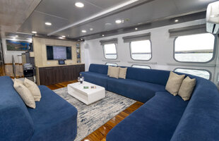 galapagos-yacht-natural-paradise-lounge.jpg