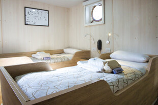 Ushuaia-standard-plus-twin-cabin-antarctic-cruise-ship.jpg