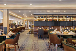 Aune Restaurant on MS Spitsbergen - HX Expeditions - Espen Mills
