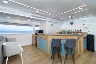Galapagos Sea Star Bar Area