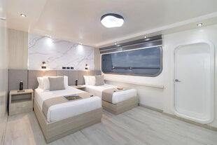 Double Cabin, Galapagos Horizon