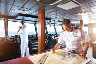 Santa Cruz III, Bridge HX Expeditions