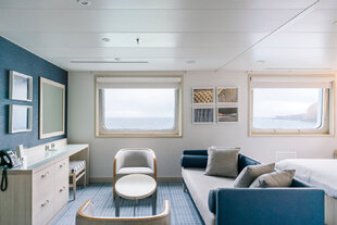 Darwin Suite, Santa Cruz II, Clara Tuma