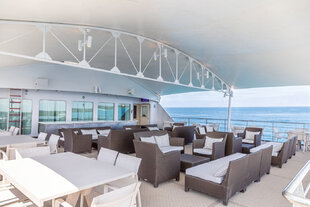 Observation Sky Deck, Santa Cruz III, HX Expeditions