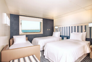 Explorer Family Cabin, HX Expeditions