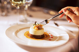 Dining on Santa Cruz II, HX Expeditions