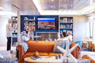Lecture Library, Santa Cruz II, HX Expeditions