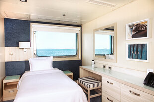 Vogager Cabin, Santa Cruz II, HX Expeditions