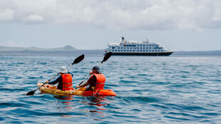 Kayaking, Santa Cruz II, HX Expeditions