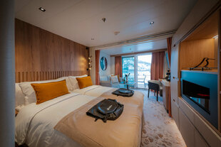 Balcony Cabin, Diana