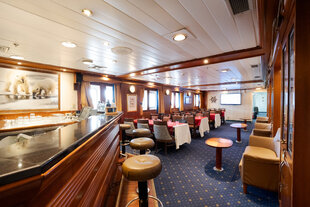 Bar on MS Expedition