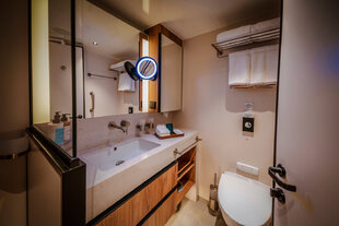Junior Suite Bathroom