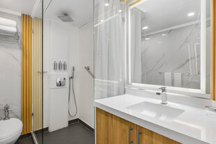 Delfina Bathroom, Linblad Expeditions