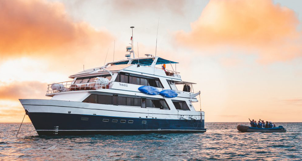 Bonita Galapagos cruise yacht