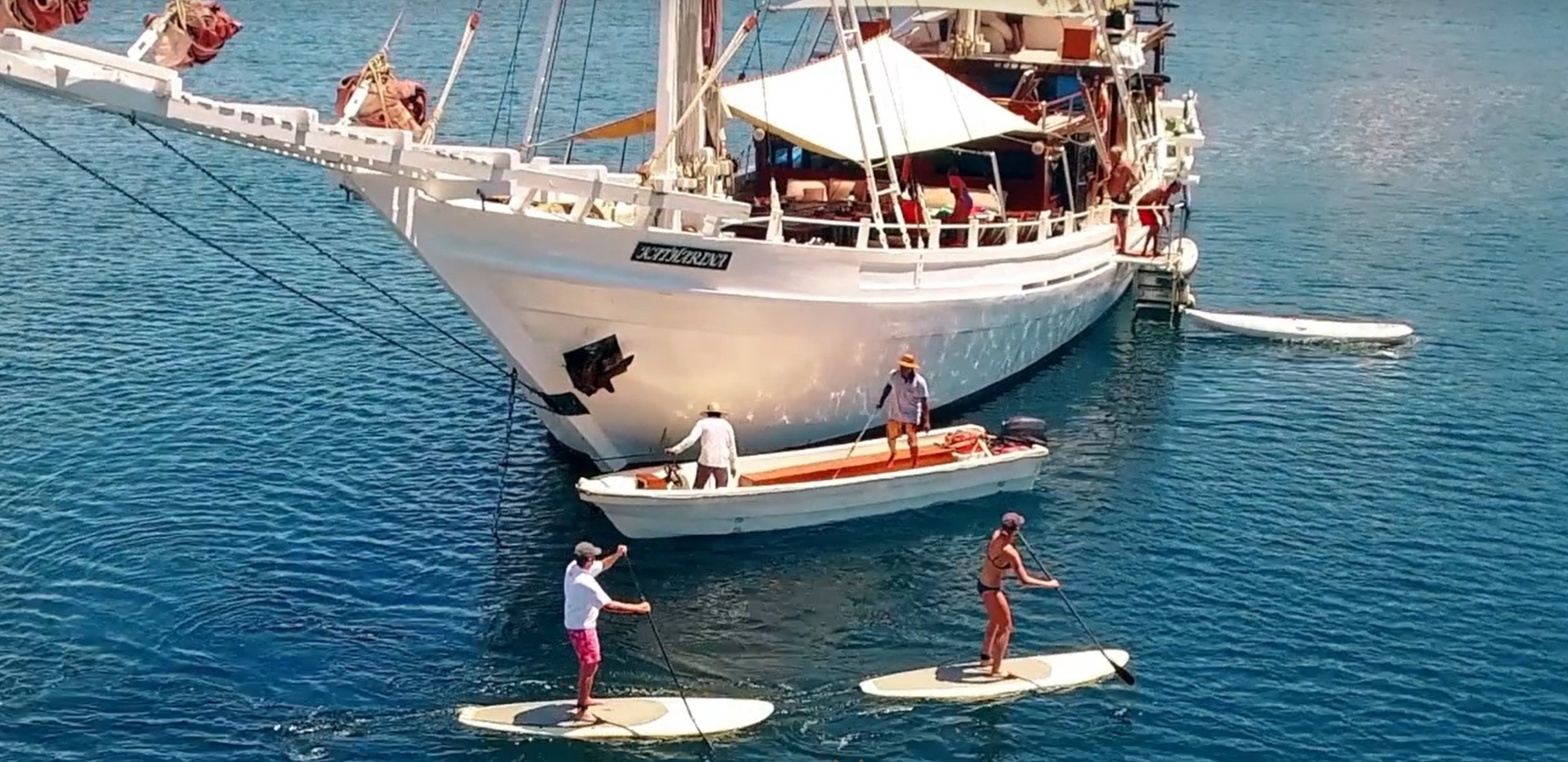 SUP Komodo Bali Indonesia sail cruise