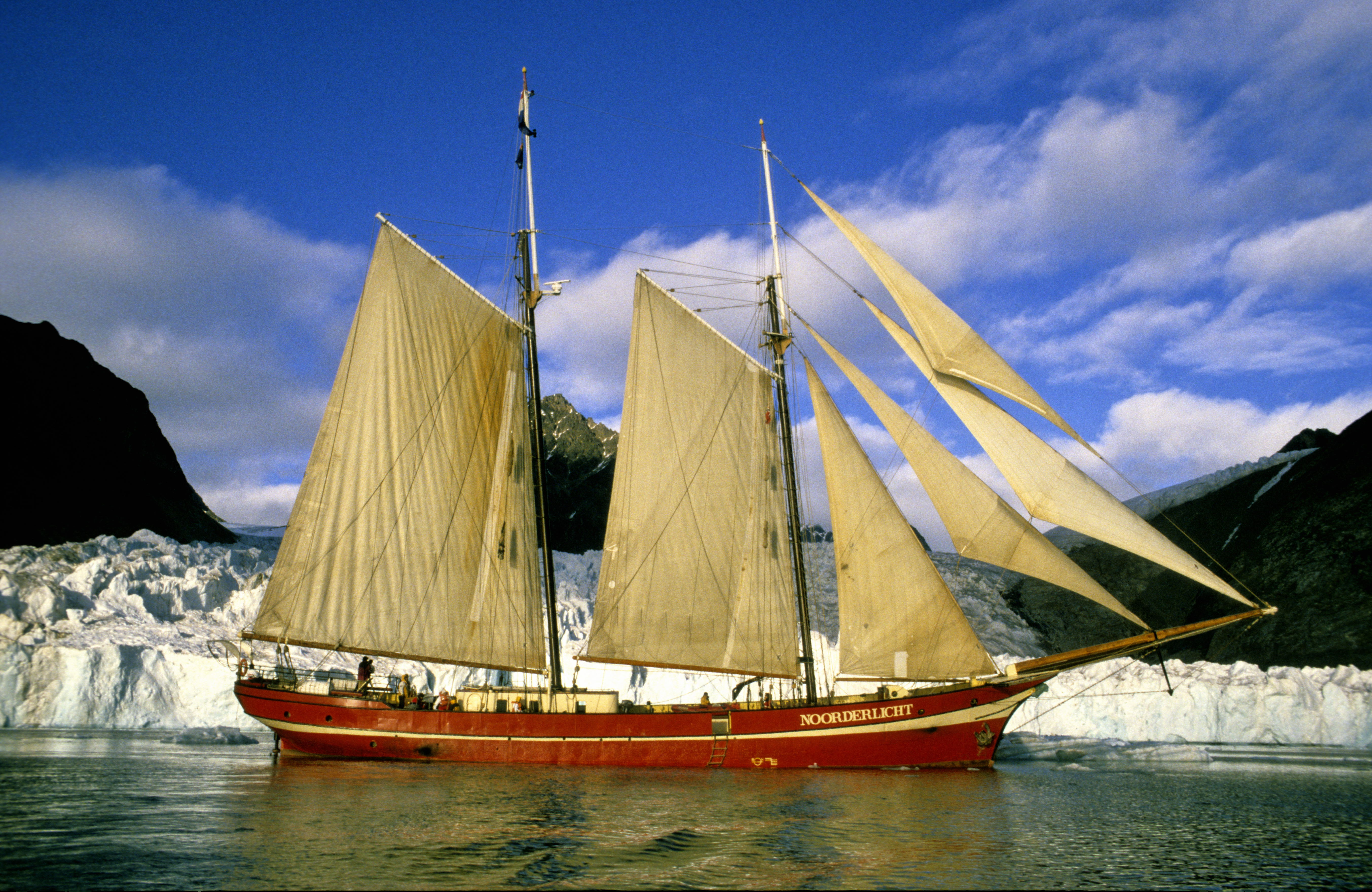 20 Passenger Sailing Schooner in Spitsbergen - Jan Belgers